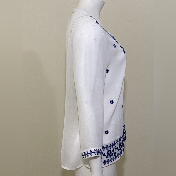 LUCKY BRAND | White & Blue Embroidered Peasant Sheer 3/4 Sleeve Top - Picture 11 of 13
